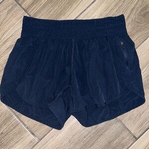 Lululemon Tracker Short V 4”